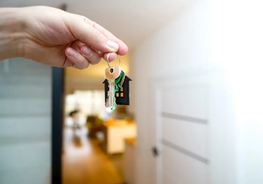 Clés d'un logement vacant confiées à AXEO Services pour la surveillance anti-squat à Argenteuil